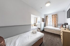 The Manor Hotel
