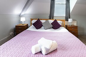 The Manor Hotel