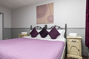 The Manor Hotel
