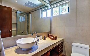 Gorgeous Penthouse With Private Rooftop Jacuzzi