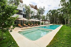 Amazing Apartment With Pools Gym BBQ Yoga Deck