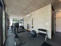 Amazing Apartment With Pools Gym BBQ Yoga Deck