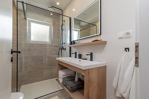 Villa Eight by Villa Kuzmanic