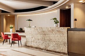 Adoro Hotel