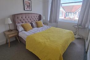 Large 4 Bed Terraced House