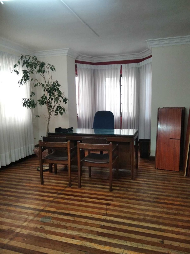 Nomada Hostal