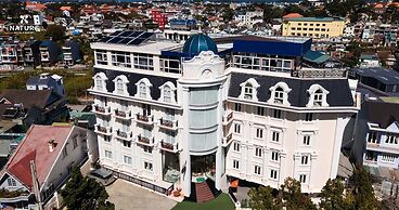 Nature Hotel - Pham Hong Thai
