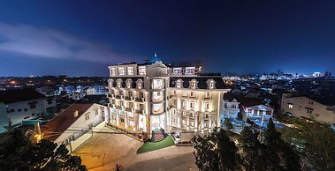 Nature Hotel - Pham Hong Thai