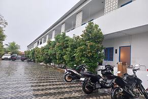 OYO 94103 Sands Residence Ii