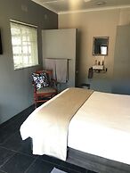28 La Rochelle Bed & Breakfast