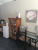 28 La Rochelle Bed & Breakfast