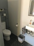28 La Rochelle Bed & Breakfast