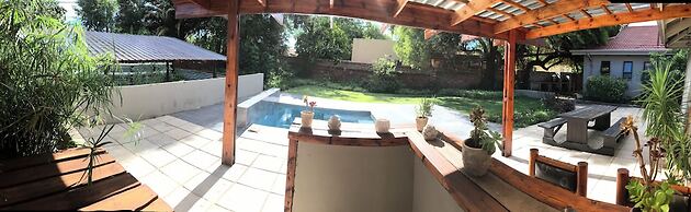28 La Rochelle Bed & Breakfast