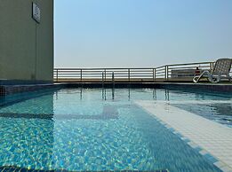 Studio w Balcony &RoofTop Pool in Marina