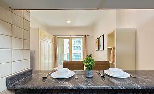 Studio w Balcony &RoofTop Pool in Marina