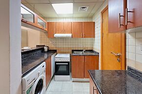 Studio w Balcony &RoofTop Pool in Marina