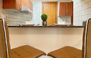Studio w Balcony &RoofTop Pool in Marina