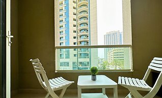 Studio w Balcony &RoofTop Pool in Marina