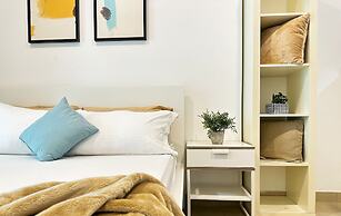 Studio w Balcony &RoofTop Pool in Marina