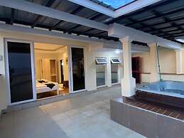 Eden Beach Resort Apartments