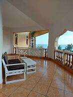 Eden Beach Resort Apartments