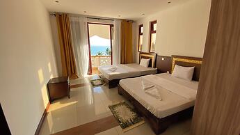 Eden Beach Resort Apartments