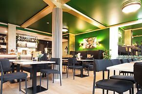 Frida Hotel & Cafe
