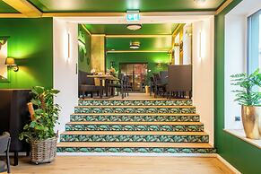 Frida Hotel & Cafe