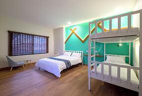 BED Friends Poshtel