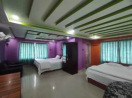 Raj Hotel