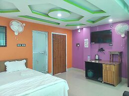Raj Hotel