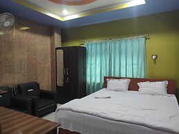 Raj Hotel