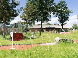 Nice Chalet With Airco Near Efteling