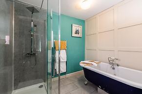 The Red Admiral Hotel