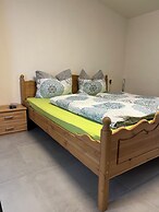 Apartments & Zimmer