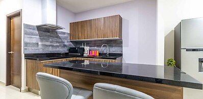 New Centric apt. with pool & jacuzzi