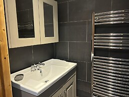 Wonderful 4 Bedroom Cottage Sleeps 8