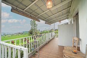 Santya Loka Lodge & Twin Waterfall