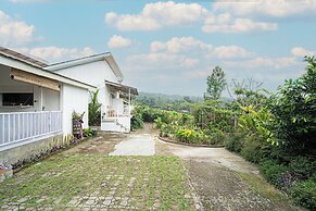 Santya Loka Lodge & Twin Waterfall