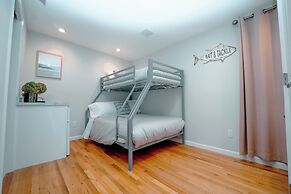 Hampton Bays Hotel on Main