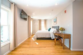 Hampton Bays Hotel on Main