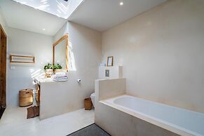Peaceful Luxe Villa near Beach in Pecatu