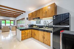 Peaceful Luxe Villa near Beach in Pecatu