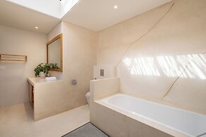 Peaceful Luxe Villa near Beach in Pecatu