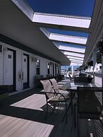 Blue Jay Motel