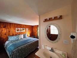 Blue Jay Motel
