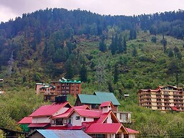 Goroomgo Sakura Palace Manali