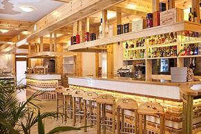 Aminess Kadoor Hotel