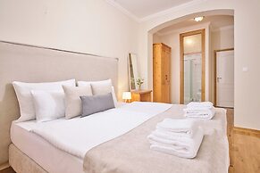 Aminess Kadoor Hotel