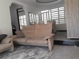 Lux Suites Utawala Private Residence